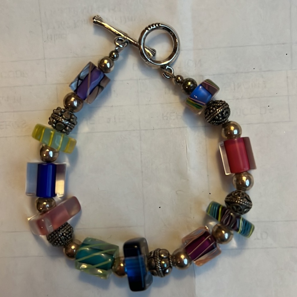 Multicolored Glass toggle bracelet - Picture 3 of 3